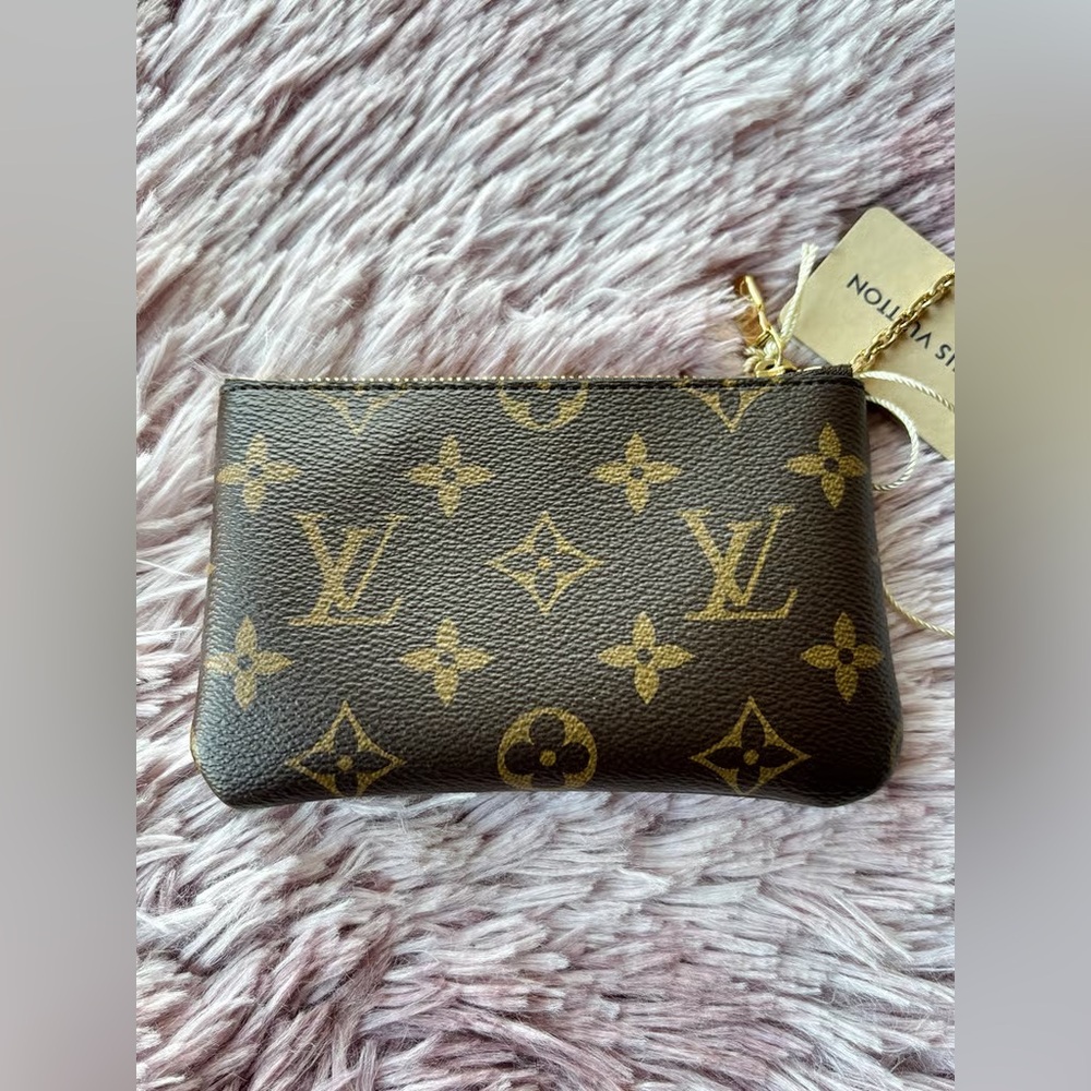 Louis Vuitton Monogram Key Pouch S - Picture 4 of 8